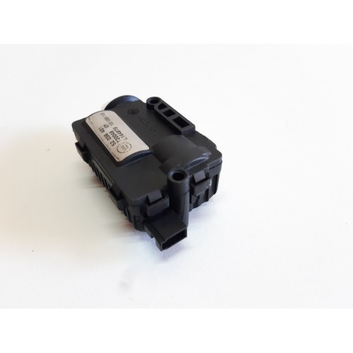 Motor Trava Elétrica Tampa Traseira Gm Onix 2014 - Original