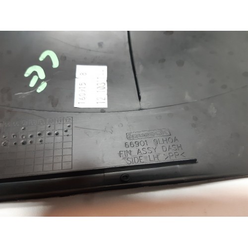 Soleira Pé De Coluna Dianteira Esquerda Nissan March 2015