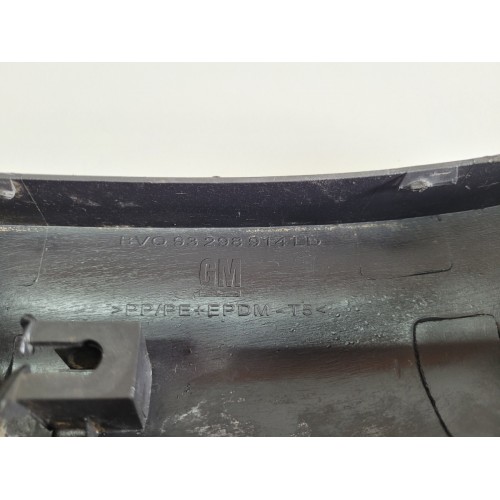Acabamento Inferior Direito Painel Traseiro Gm Zafira 2002
