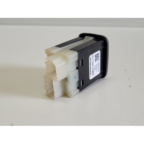 Entrada Usb Auxiliar Gm Tracker 2017 2018 2019