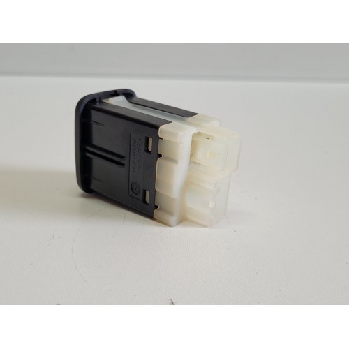 Entrada Usb Auxiliar Gm Tracker 2017 2018 2019