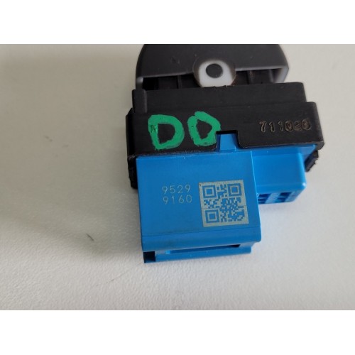 Botão Trava Destrava Porta Gm Tracker 2017 2018 2019 Direito