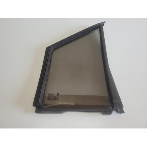 Vidro Fixo Traseiro Esquerdo Gm Omega 1994 1995 1996 1997
