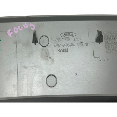 Moldura Interna Central Superior Tampa Traseira Focus 2010