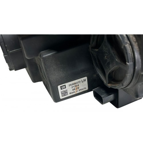 Farol Lado Esquerdo Chevrolet Tracker Premier 2021 2022
