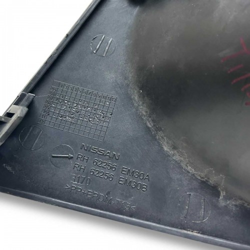 Moldura Farol De Milha Direito Nissan Tiida 2011 2012 2013 - Preto Moldura Farol De Milha Direito Nissan Tiida 2011 2012 2013 - Preto