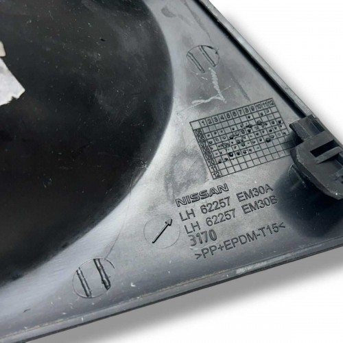 Moldura Farol De Milha Esquerdo Nissan Tiida 2011 2012 2013 - Preto Moldura Farol De Milha Esquerdo Nissan Tiida 2011 2012 2013 - Preto